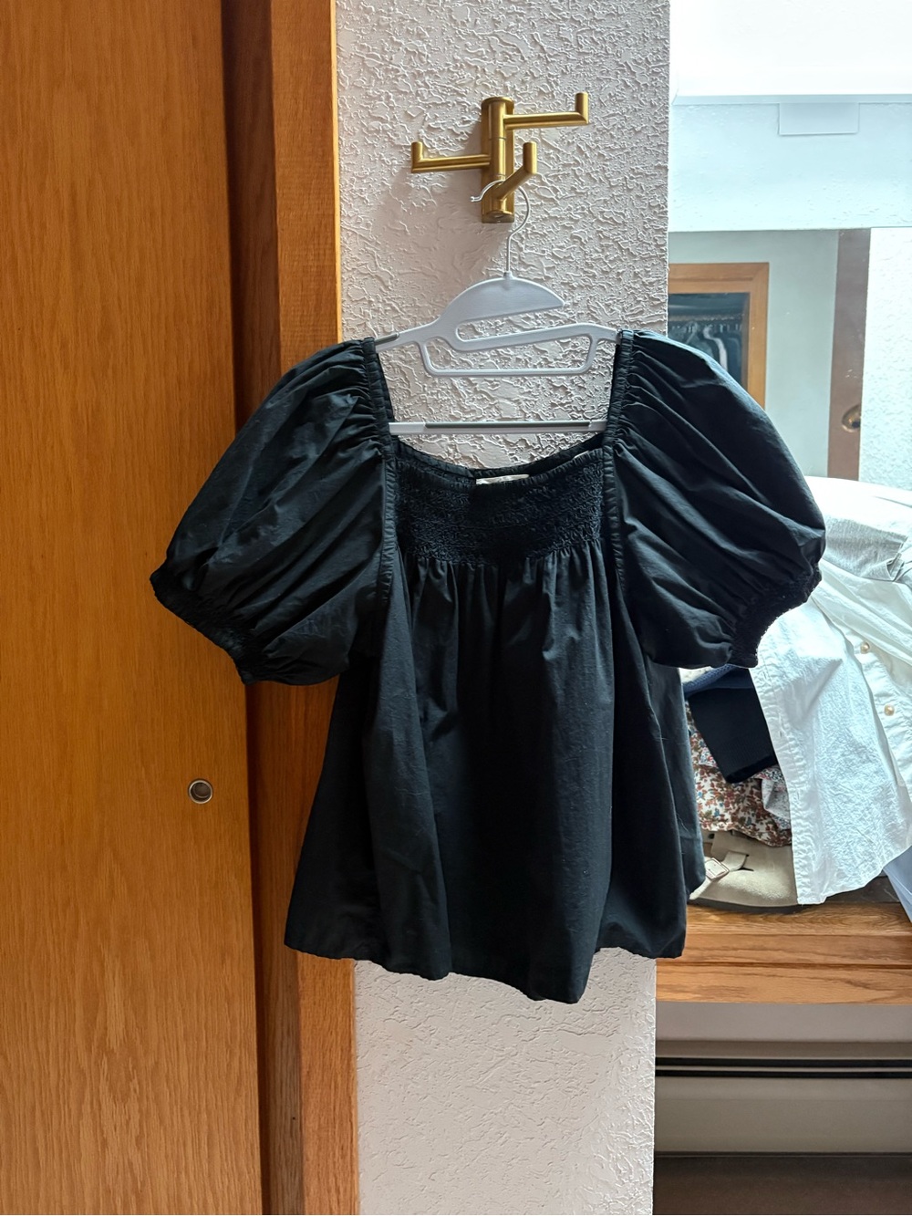 Doen Black Puff-Sleeve Square-Neck Blouse